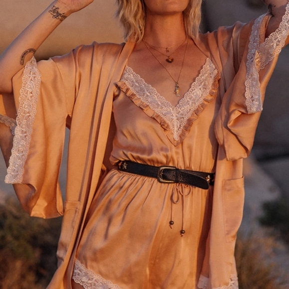 Spell Apricot Lace Kimono‎ Robe